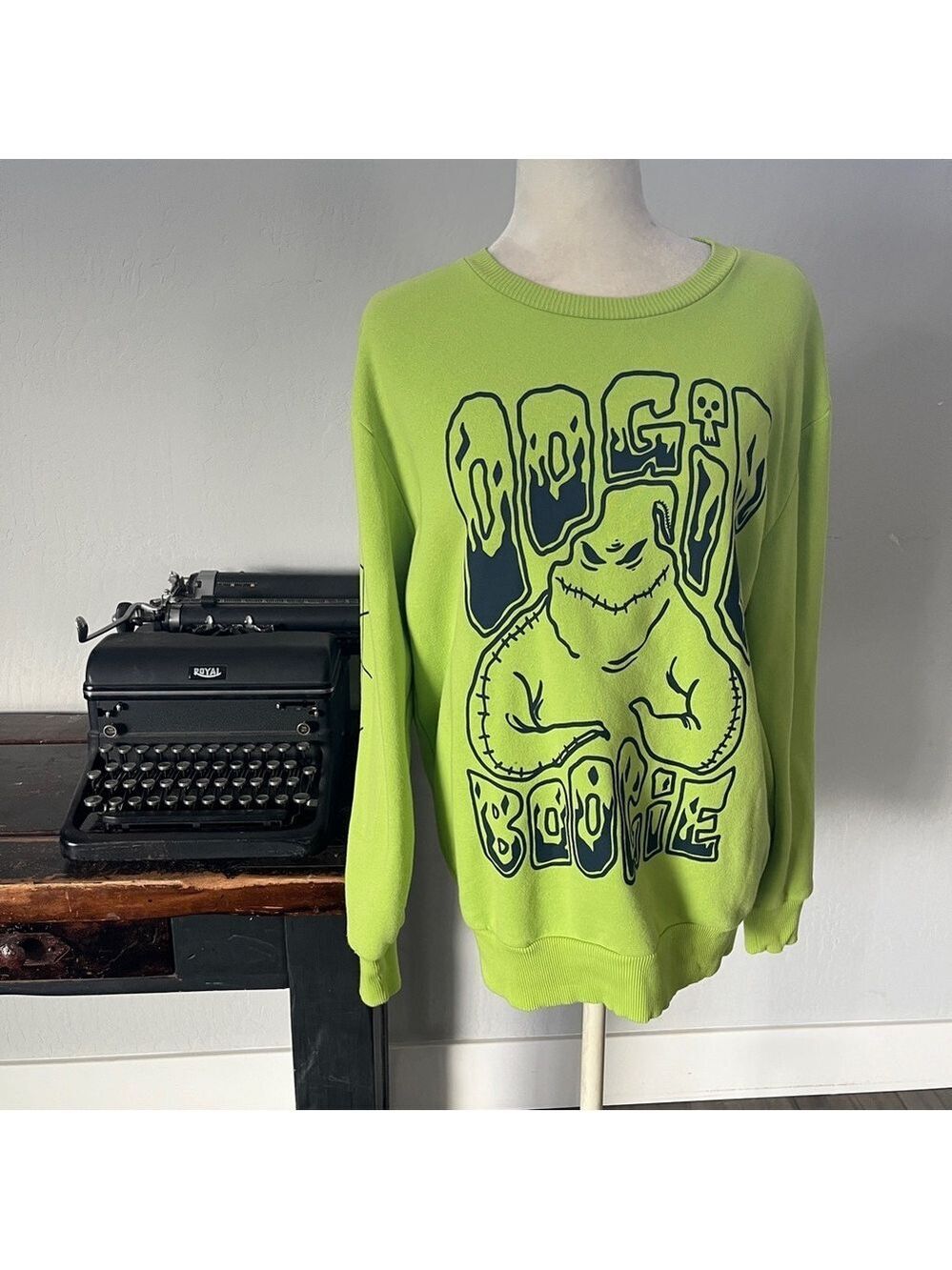 Disney Nightmare Before Christmas Oogie Boogie Green Sweatshirt - Size Large